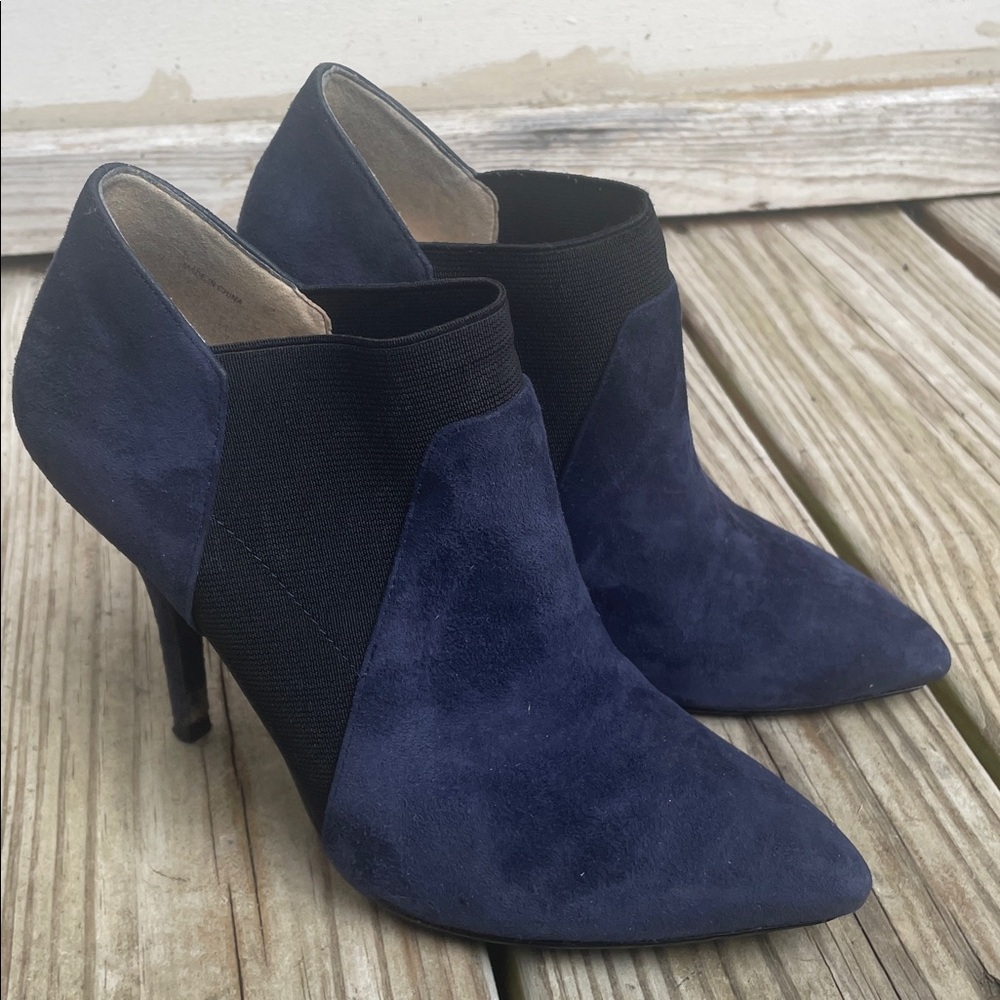 EUC- Neiman Marcus Palazzi Navy Blue & Black Ankle Boots Size 5.5